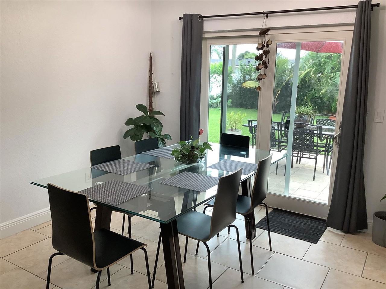 8881 Sw 21st St - Photo 4 of 8