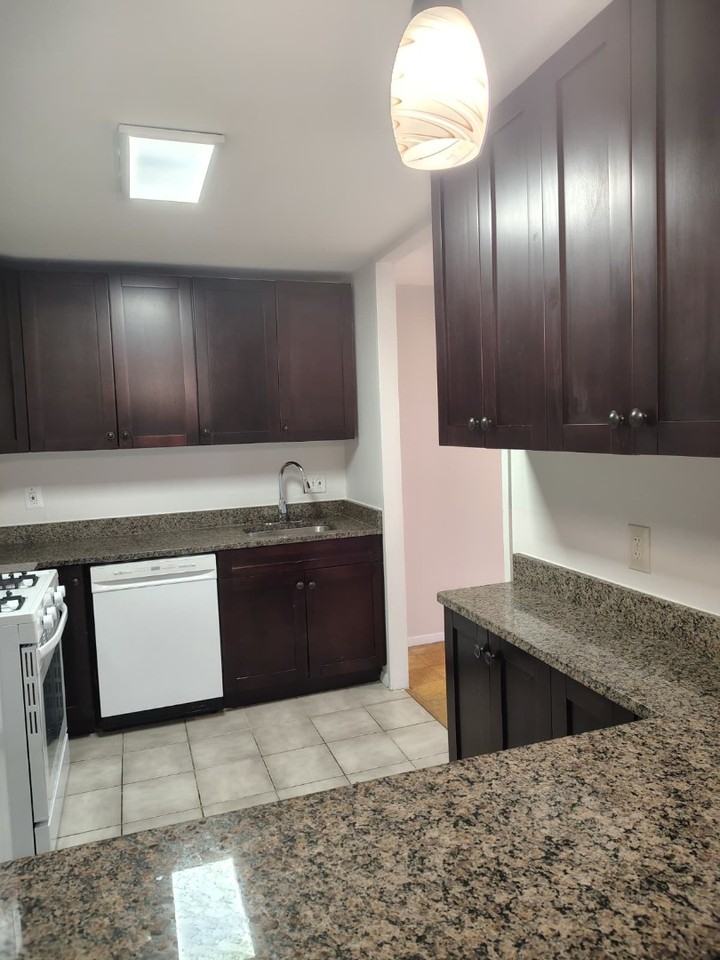 Donnell Pl - Photo 2 of 15