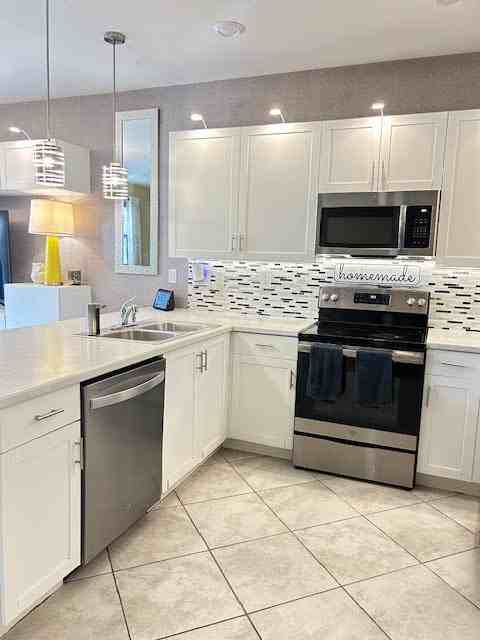 2703 Nw 55th Ave - Photo 2 of 8