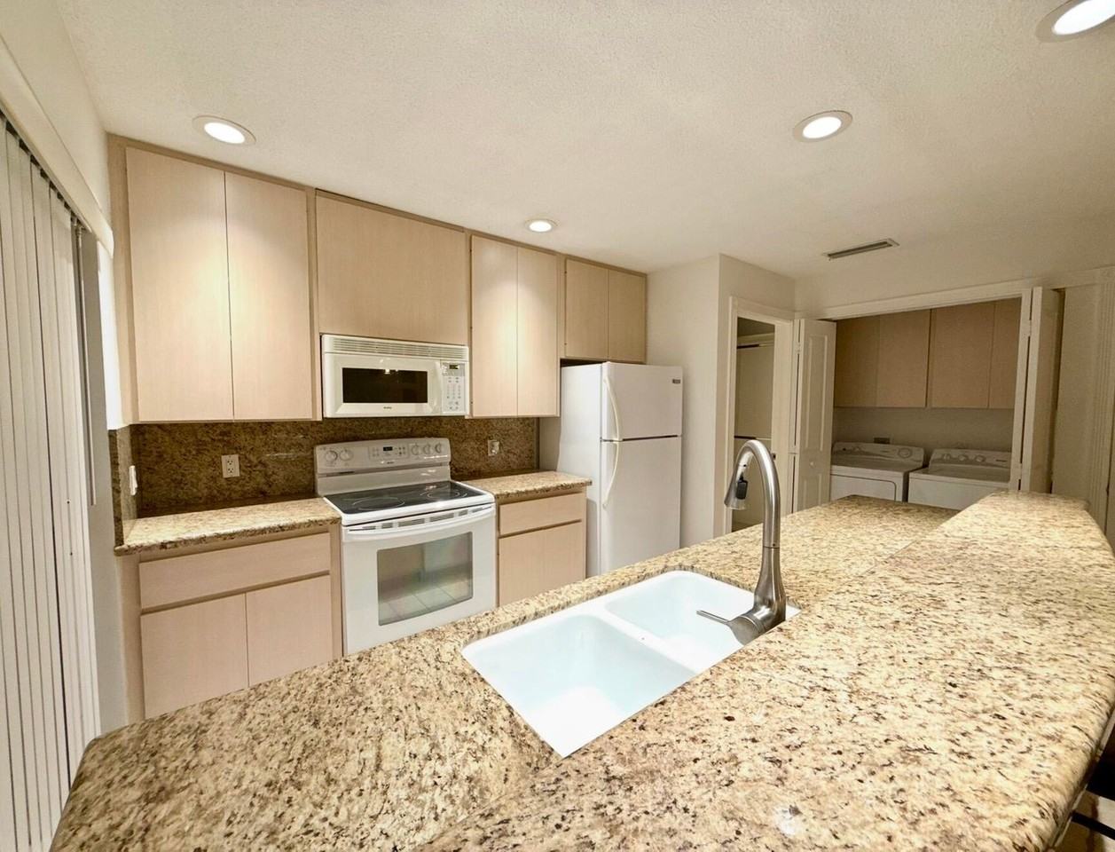 304 Sun Terrace Ct - Photo 4 of 4