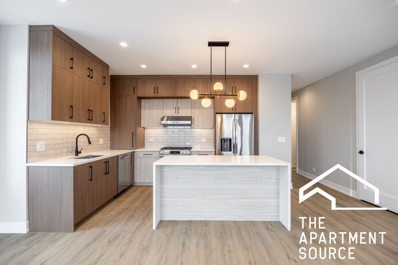 2351 W Flournoy St #402