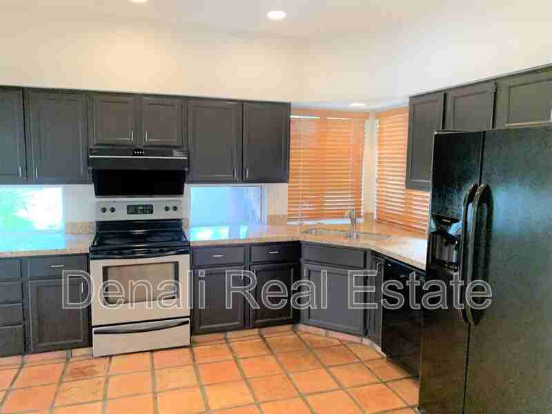 4667 W Harrison St - Photo 4 of 19