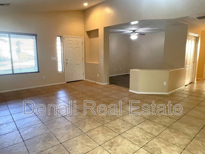 5261 W T Ryan Ln - Photo 4 of 27