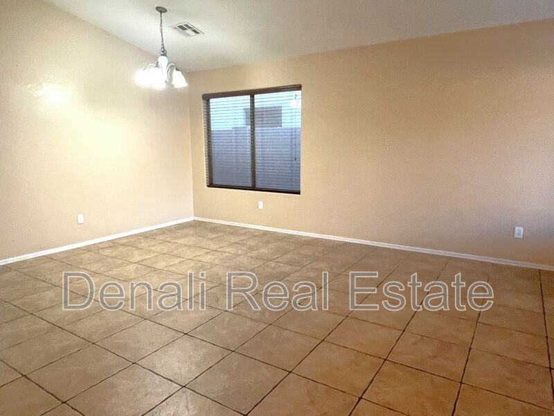 5261 W T Ryan Ln - Photo 6 of 27