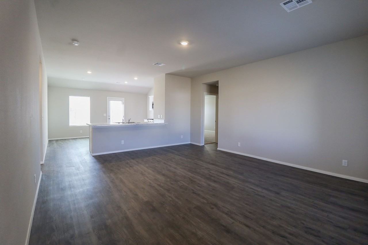 1506 N 83rd St - Photo 5 of 37