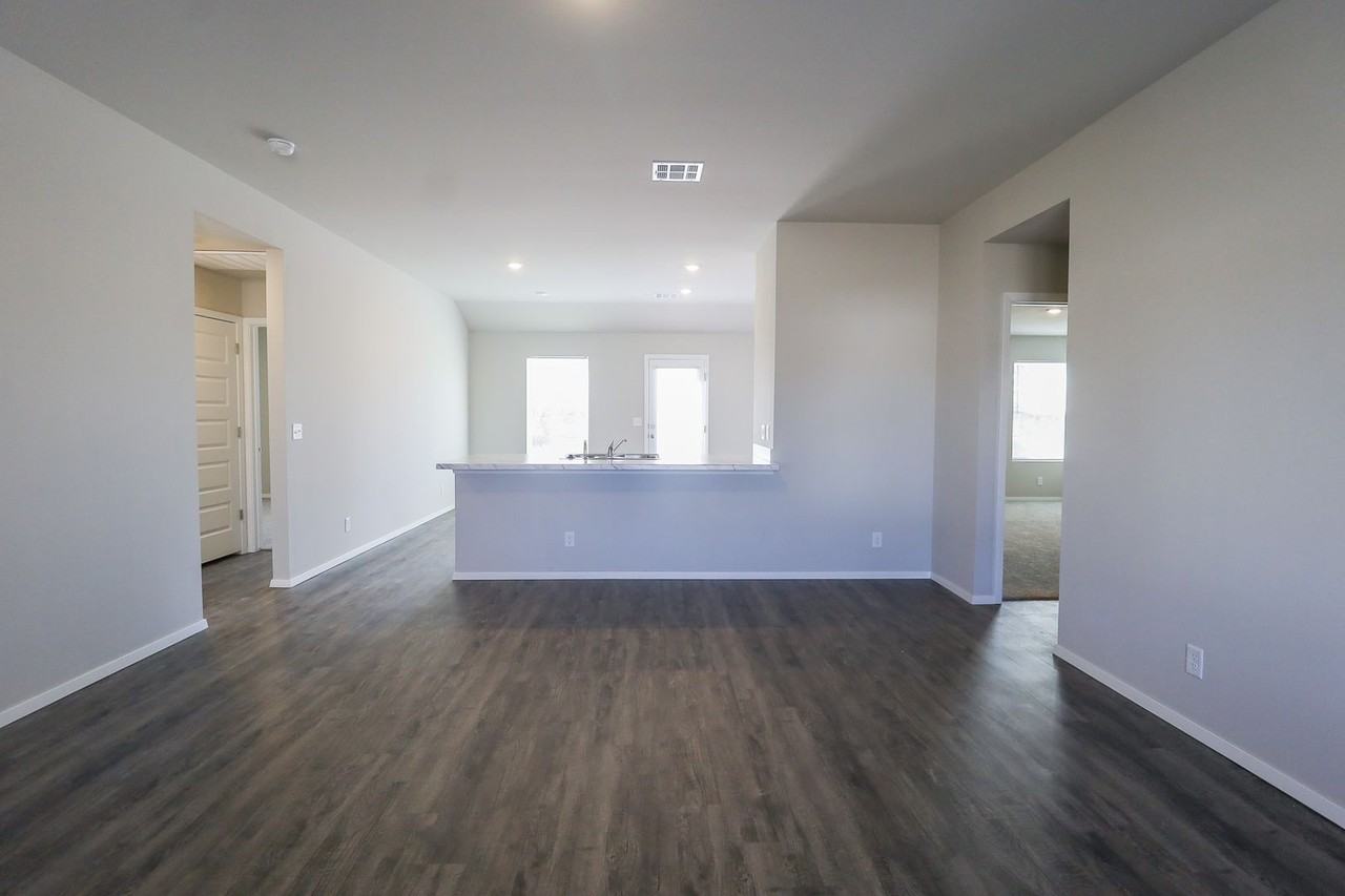 1506 N 83rd St - Photo 6 of 37