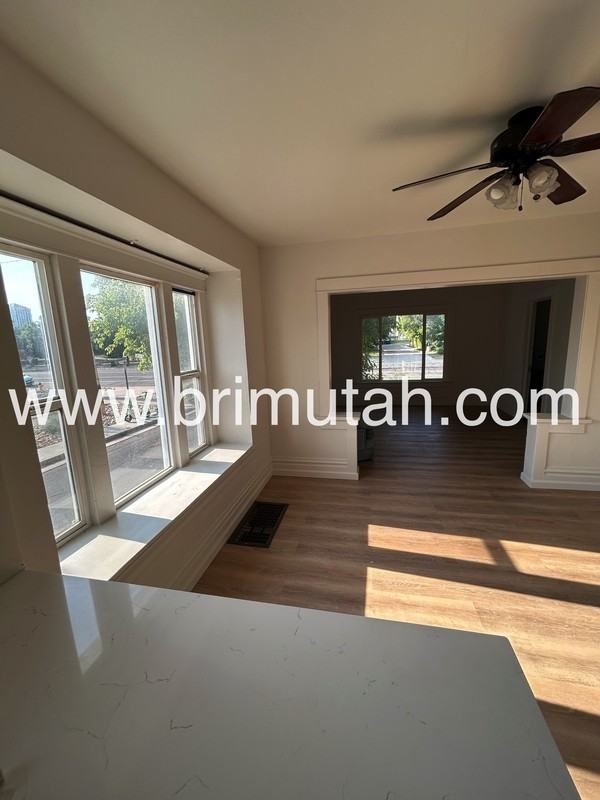 254 E St - Photo 3 of 11