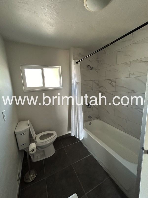 254 E St - Photo 6 of 11