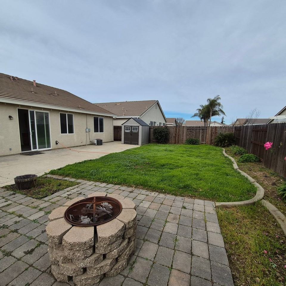 4625 Chamberlin Cir - Photo 6 of 35