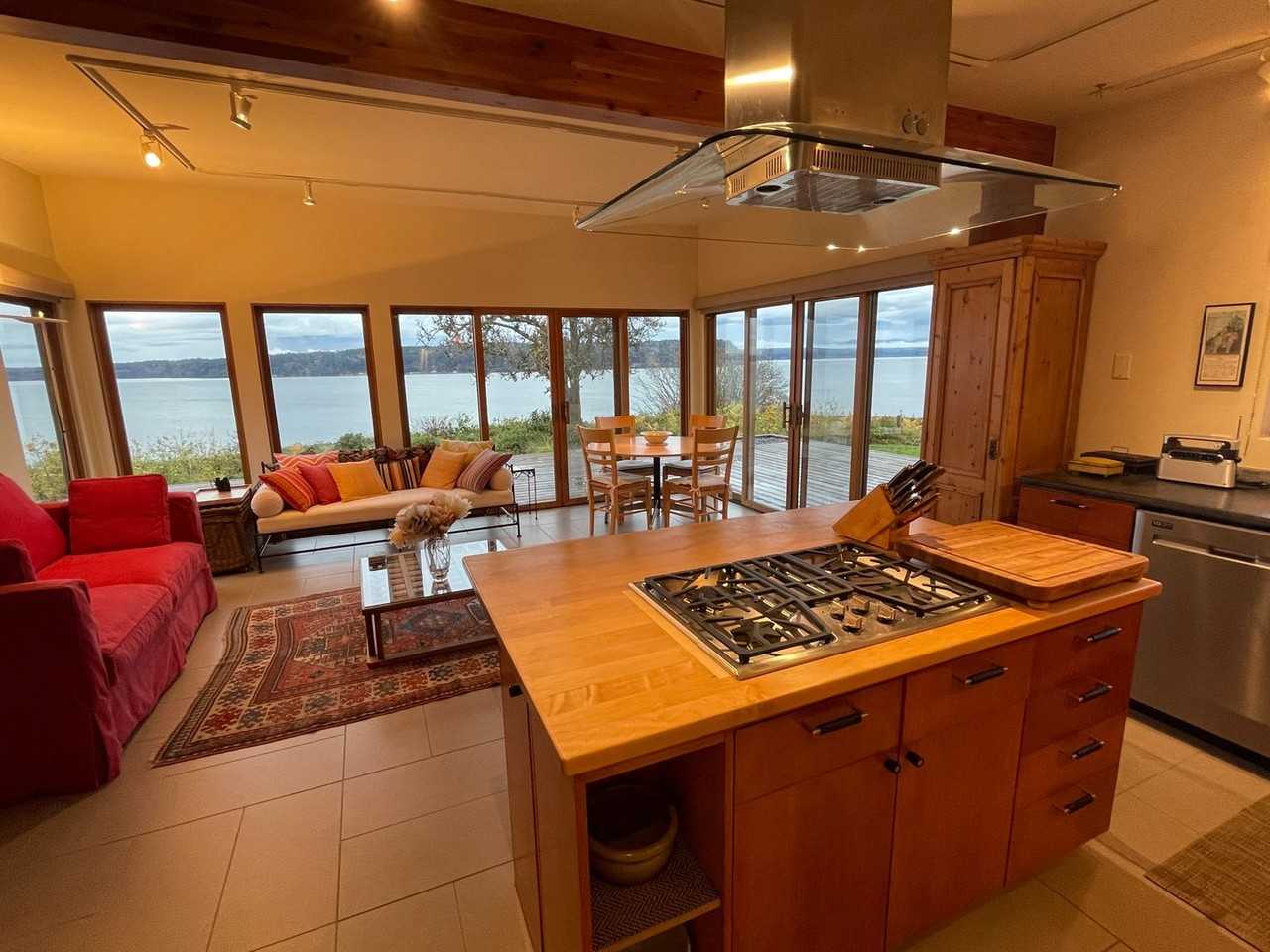 720 Edgecliff Dr - Photo 4 of 32