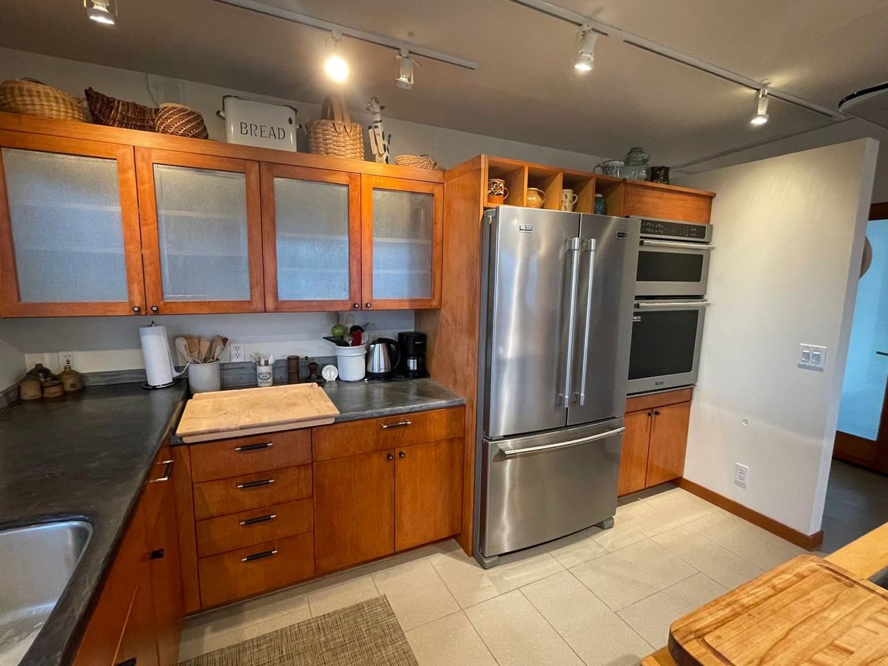 720 Edgecliff Dr - Photo 5 of 32