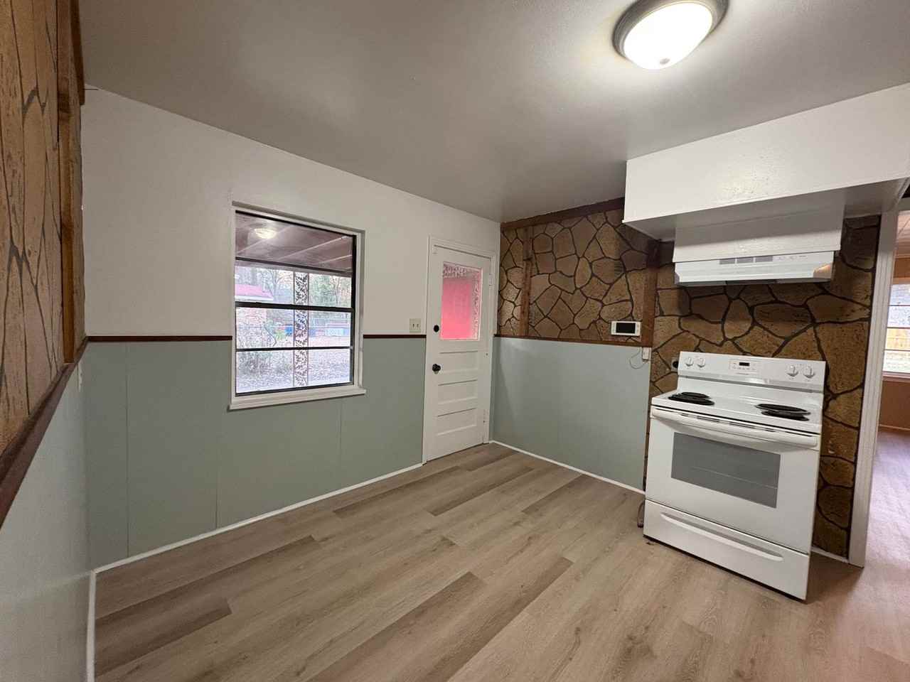 3038 Meadow Ave - Photo 7 of 24