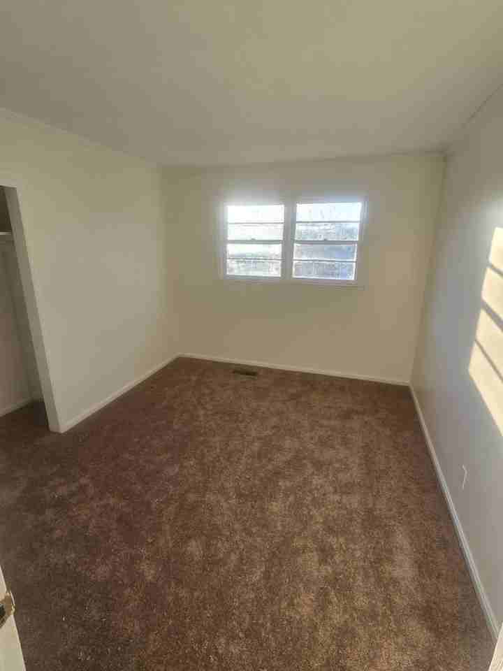 74 Crest Hill St - Photo 3 of 7