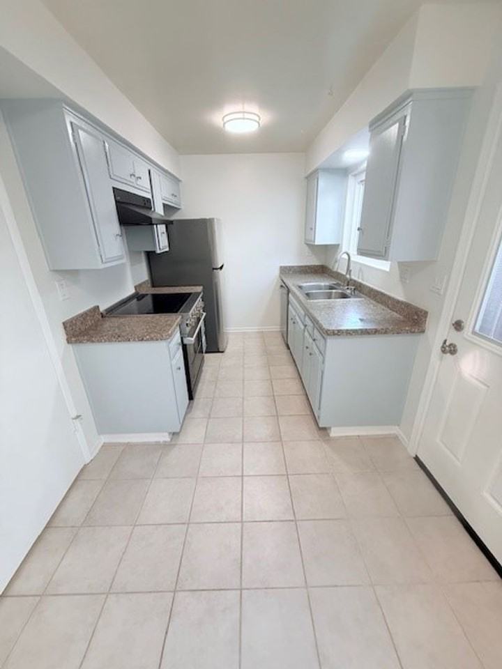 3737 Portofino Way - Photo 6 of 16