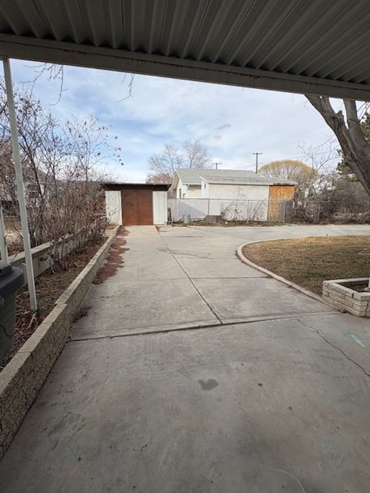 225 E 700 N - Photo 3 of 23