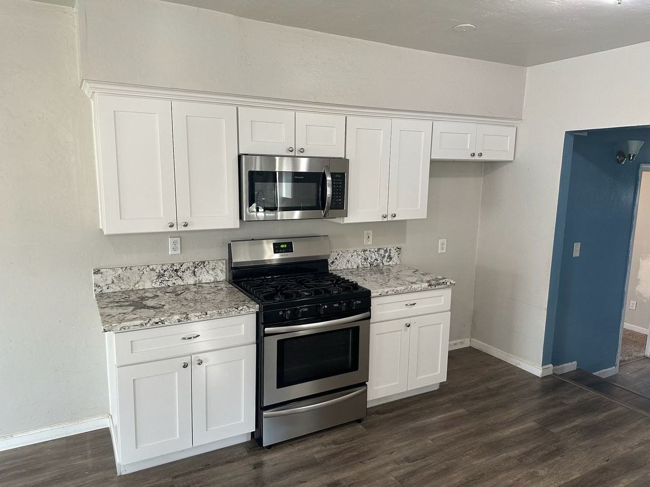 1405 N Harris St - Photo 5 of 18