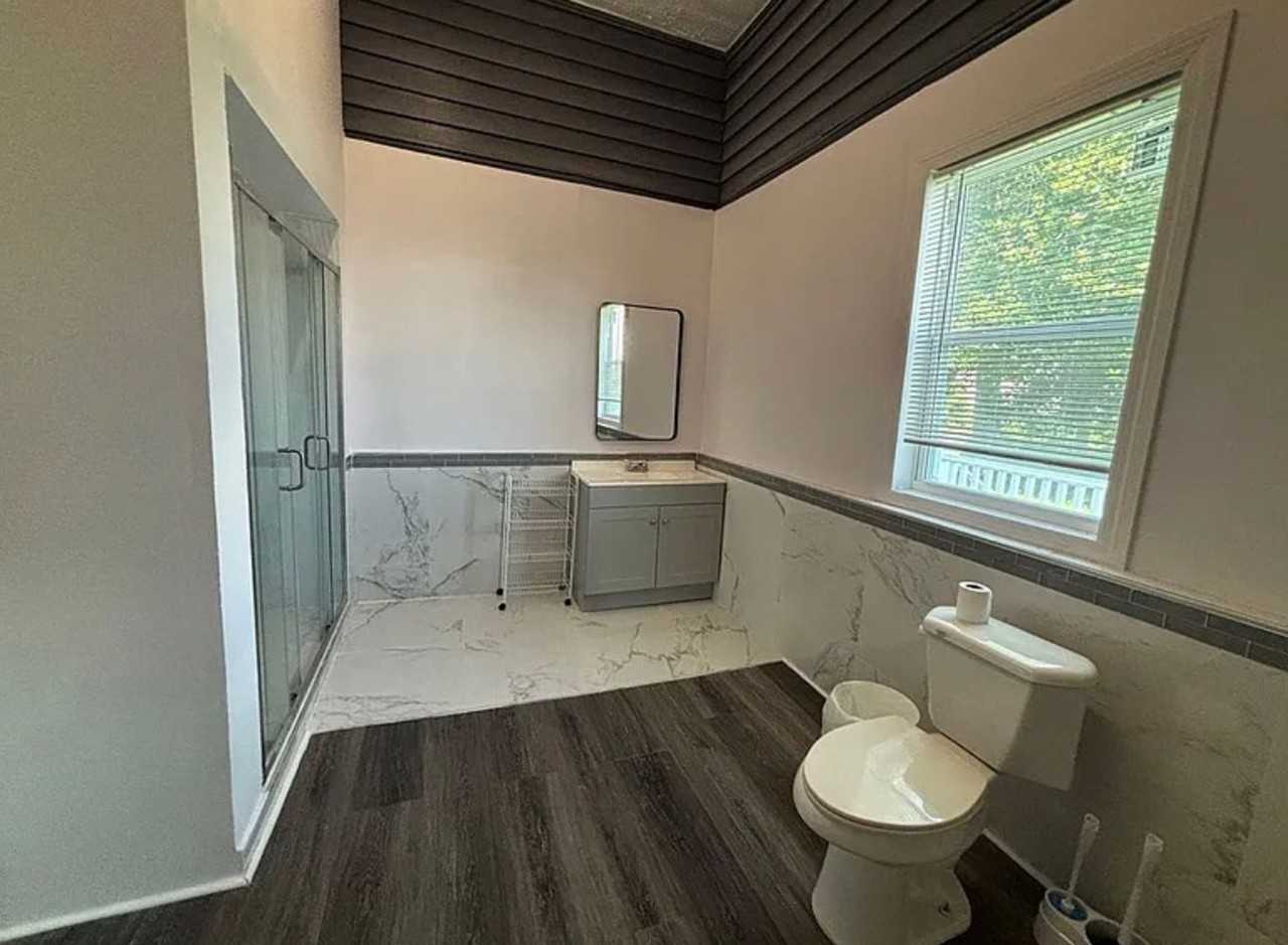 719 N Three Notch St - Photo 3 of 15