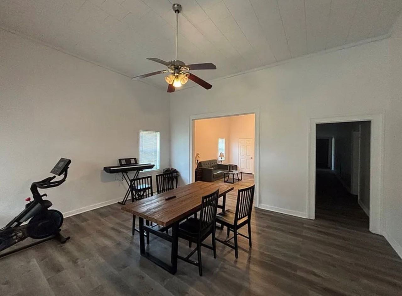 719 N Three Notch St - Photo 5 of 15