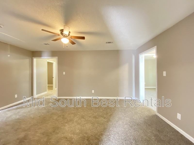 909 W Hazel St - Photo 3 of 14