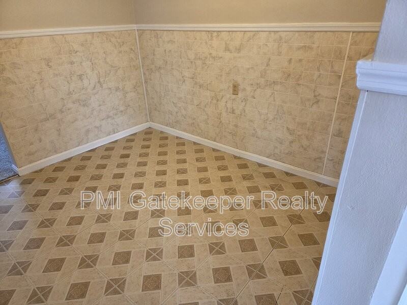 7772 Stillwell Rd #4 - Photo 5 of 19