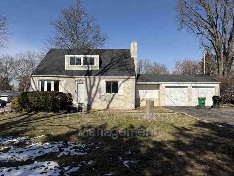 8385 Latty Ave - Photo 2 of 36