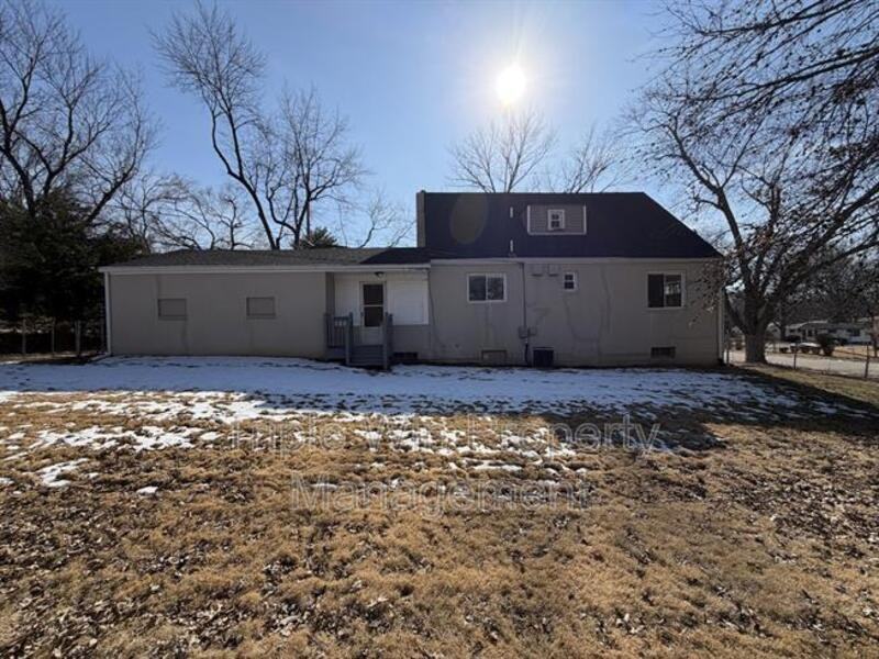 8385 Latty Ave - Photo 5 of 36