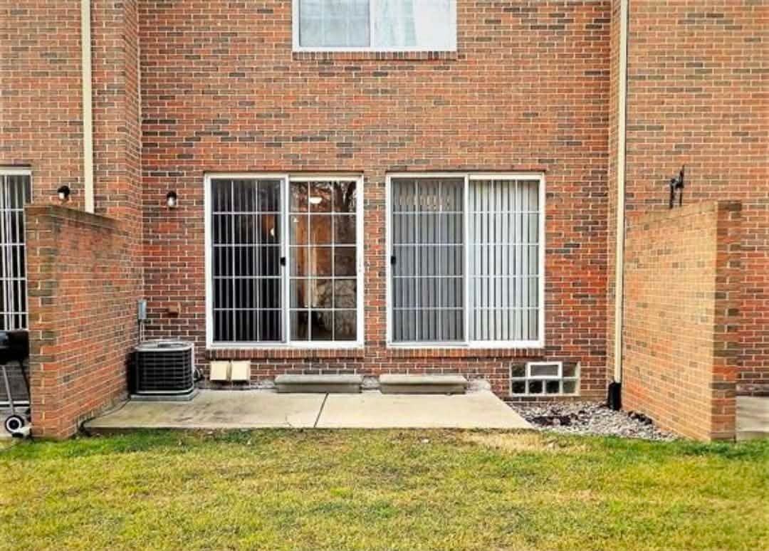 9026 Newport Way - Photo 2 of 22