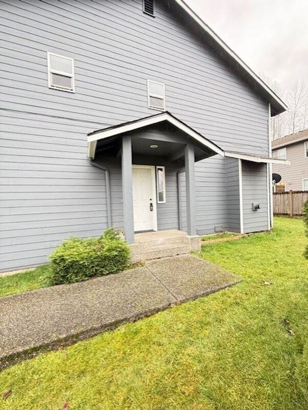 6830 188th St Ne #B - Photo 2 of 42