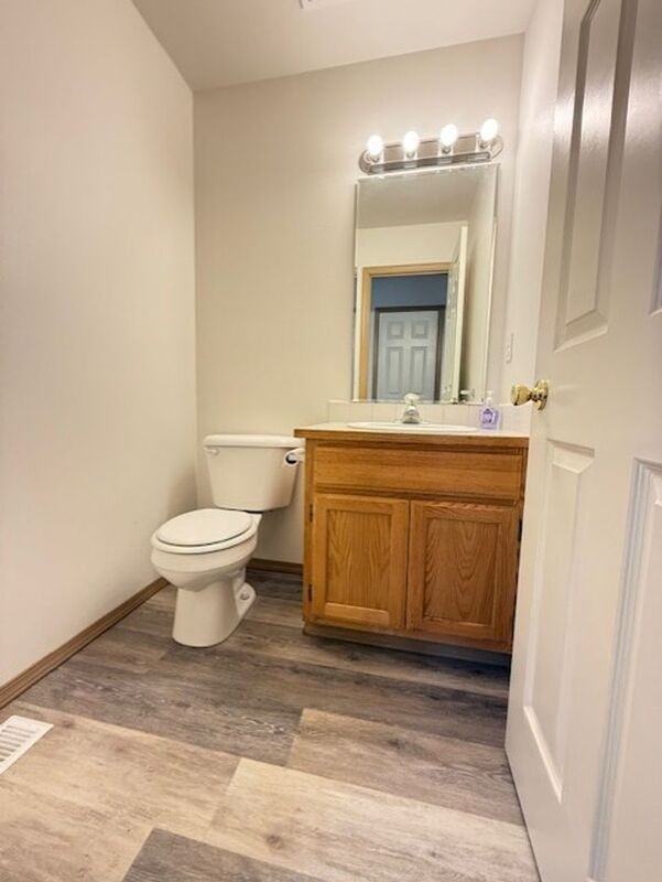 6830 188th St Ne #B - Photo 4 of 42