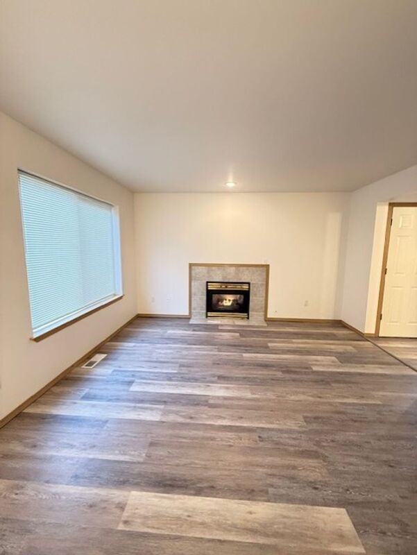 6830 188th St Ne #B - Photo 5 of 42