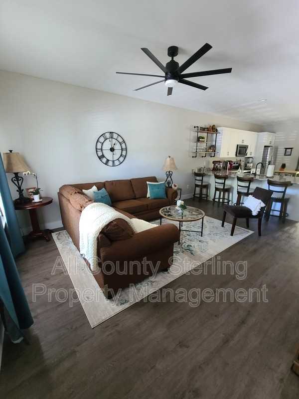 161 Sw Yulan St #100 - Photo 5 of 16