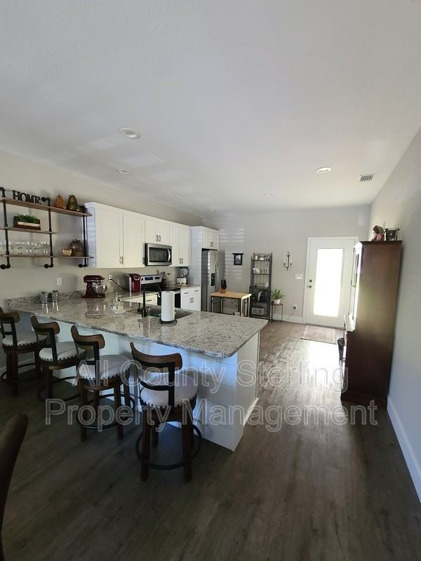 161 Sw Yulan St #100 - Photo 6 of 16