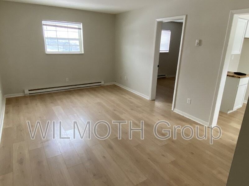 701 S 14th St #1B - Photo 2 of 9