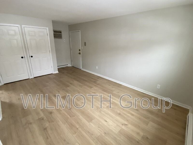 701 S 14th St #1B - Photo 3 of 9