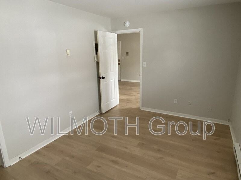 701 S 14th St #1B - Photo 7 of 9