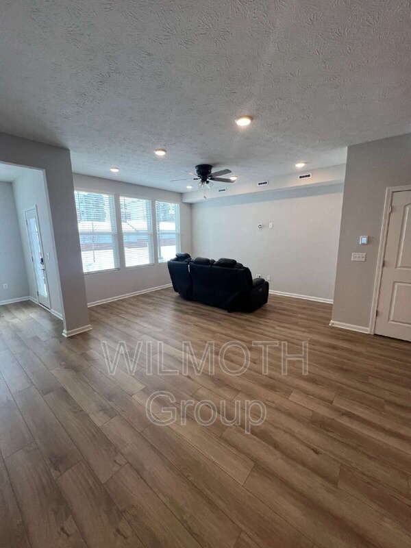 7300 Shroyer Way - Photo 2 of 31