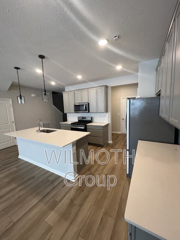 7300 Shroyer Way - Photo 5 of 31