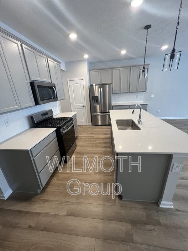 7300 Shroyer Way - Photo 6 of 31