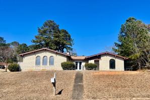 featured image of 925 Incline Dr