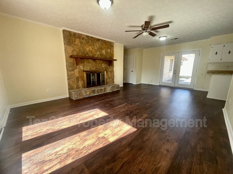 925 Incline Dr - Photo 3 of 11