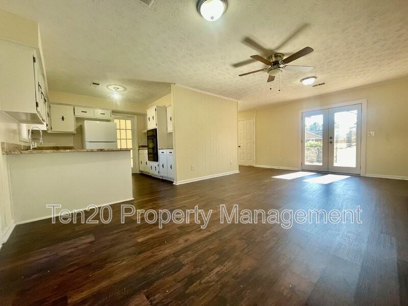 925 Incline Dr - Photo 4 of 11