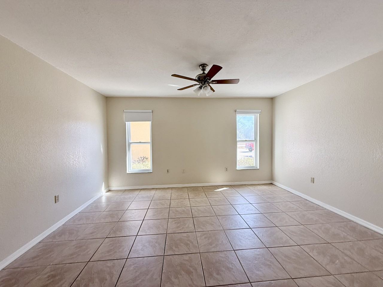 1203 Saxony Cir - Photo 7 of 13