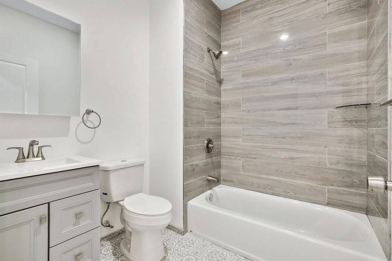 300 Halladay St - Photo 4 of 5