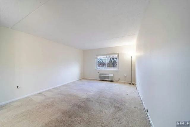 310 Lookout Ave - Photo 3 of 8