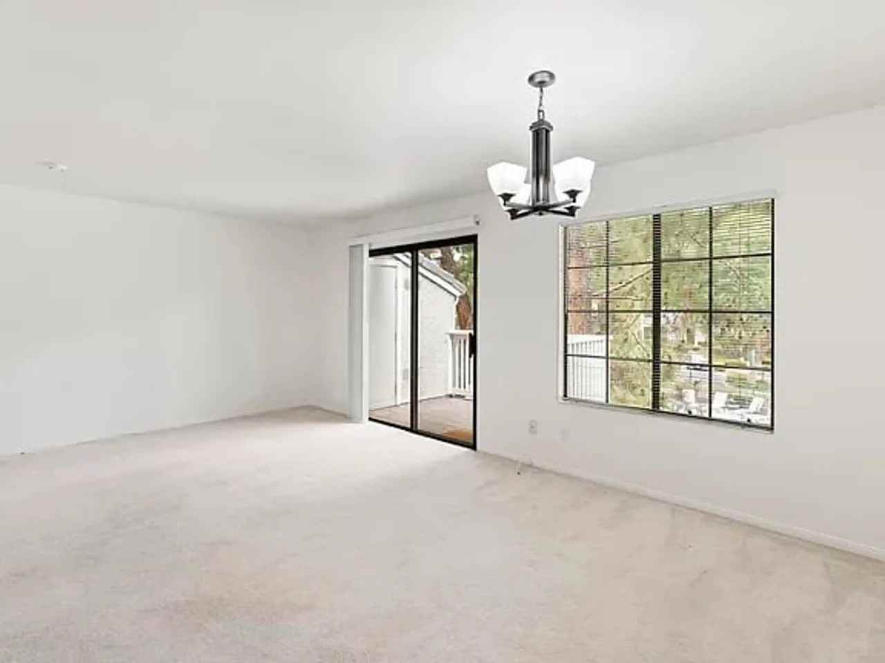 14936 Avenida Venusto - Photo 2 of 10