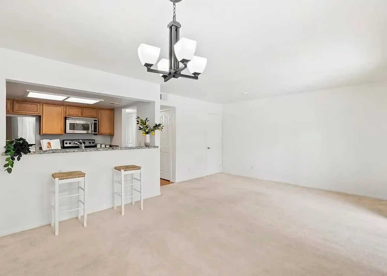 14936 Avenida Venusto - Photo 3 of 10