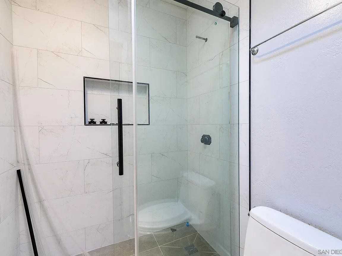 4921 Trojan Ave - Photo 3 of 10