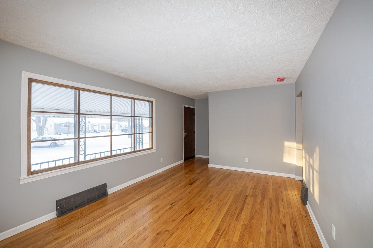 826 Oak St - Photo 6 of 23