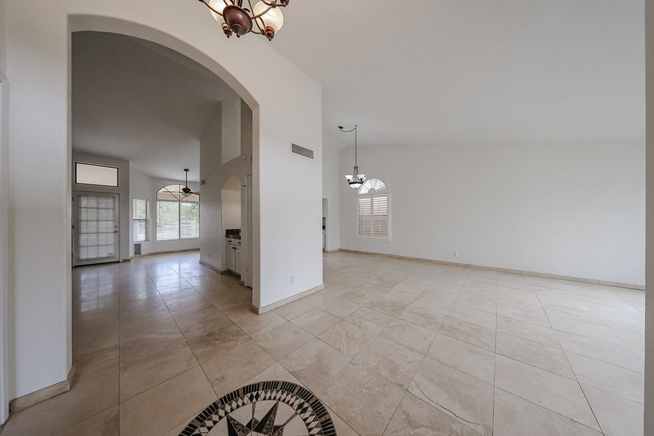 532 E Stonebridge Dr - Photo 6 of 50