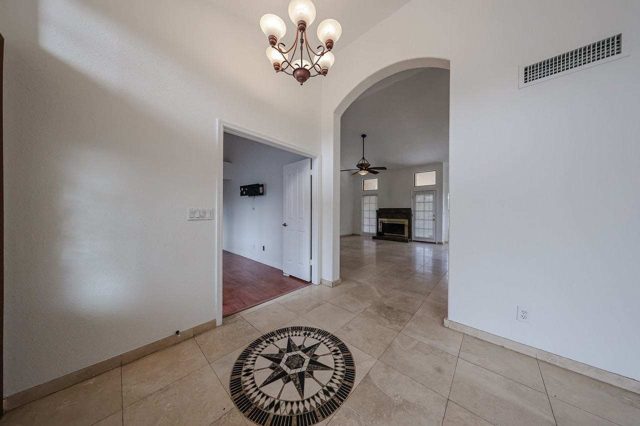 532 E Stonebridge Dr - Photo 7 of 50